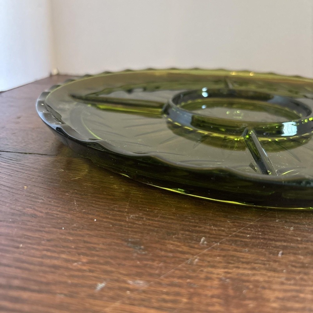 Vintage Indiana Vintage Avocado Green Glass Divided Relish Serving Platter Round - Picture 6 of 9